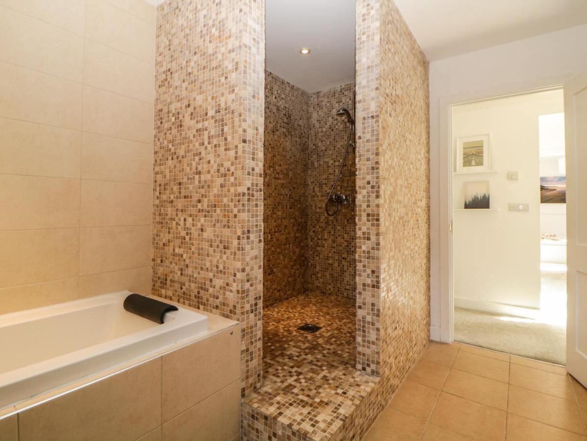 Iroko Villa Torpoint Ngoại thất bức ảnh